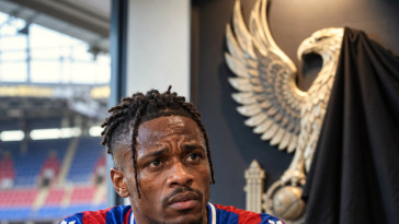 Crystal Palace sommé de retirer son emblème d’aigle chauve : la polémique enfle