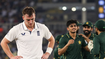 Harry Brook regrette la » perte de विकेटs en série » de l’Angleterre, dominée par Arafat Minhas avec le Pakistan