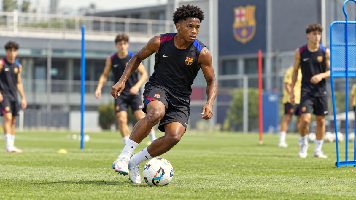 JJ Gabriel s’entraîne à Barcelone : la pépite qui intrigue déjà