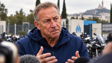 Papin se dit amer sur son retour à l’OM : tensions avec Ali Zarrak et motards devant son domicile