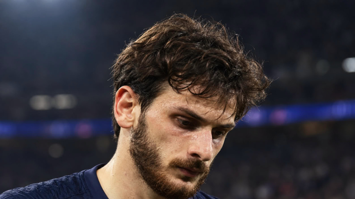 PSG : l’avenir de Kvaratskhelia prend un gros coup de froid